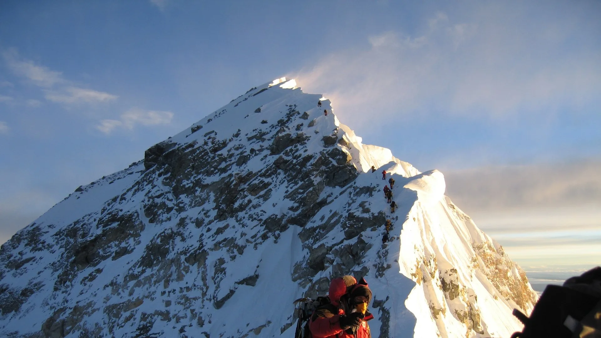 A still from Everest (1998)